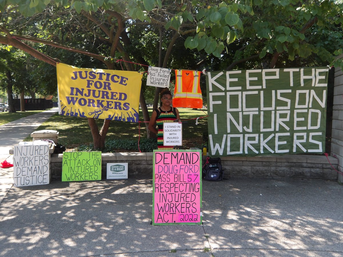 occupywsib's tweet photo. Did an #injuredworkers picket today Outside #LdnOnt #Ribfest to #KeepTheFocusOnInjuredWorkers & spread awareness about the need for #DougFord to PASS #Bill57,Respecting Injured Workers Act,2022 to STOP #WSIB from deeming #workers into #Poverty after a workplace injury or illness https://t.co/jEkOdtZ6Se