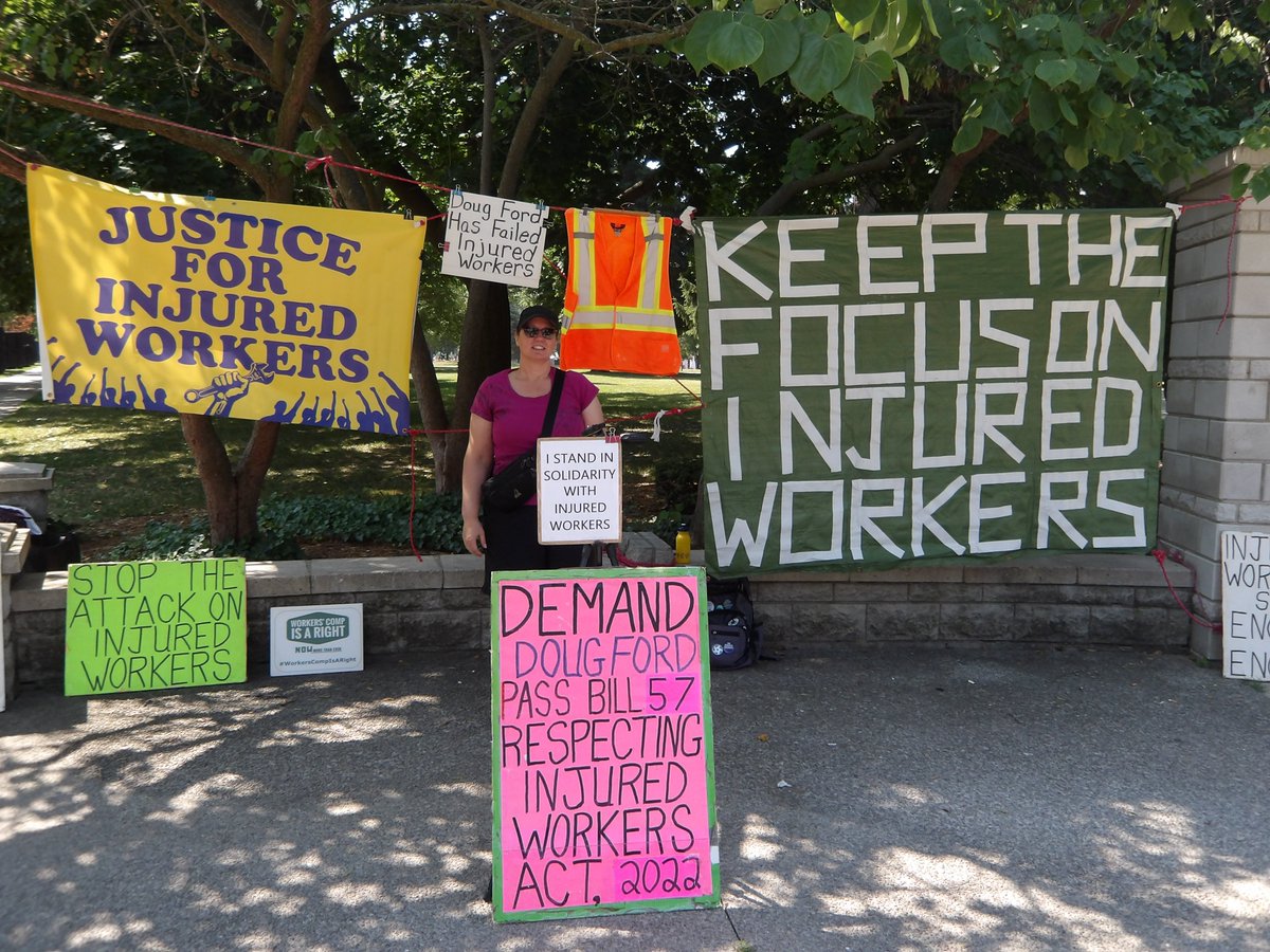 occupywsib's tweet photo. Did an #injuredworkers picket today Outside #LdnOnt #Ribfest to #KeepTheFocusOnInjuredWorkers & spread awareness about the need for #DougFord to PASS #Bill57,Respecting Injured Workers Act,2022 to STOP #WSIB from deeming #workers into #Poverty after a workplace injury or illness https://t.co/jEkOdtZ6Se