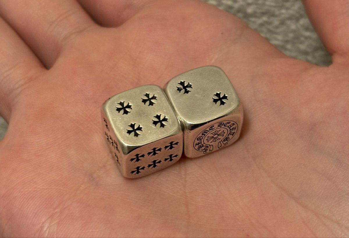 Dorpheus69's tweet photo. I believe Coldcard is most likely engaging in an inside job. The fact that they previously encouraged users to generate seed phrases with their own devices and then import them into hardware wallets from other brands already looked highly suspicious.
In the blockchain world, the generation of mnemonic phrases should never be entrusted to any brand or company.
I recommend using the open-source tool https://t.co/IZeaNJCNqT and creating the seed with true randomness obtained by rolling physical dice. Only entropy from the physical world is genuinely trustworthy.
On top of that, always add a passphrase as a second layer of encryption. Even if the seed phrase is leaked, there will still be another layer of protection.