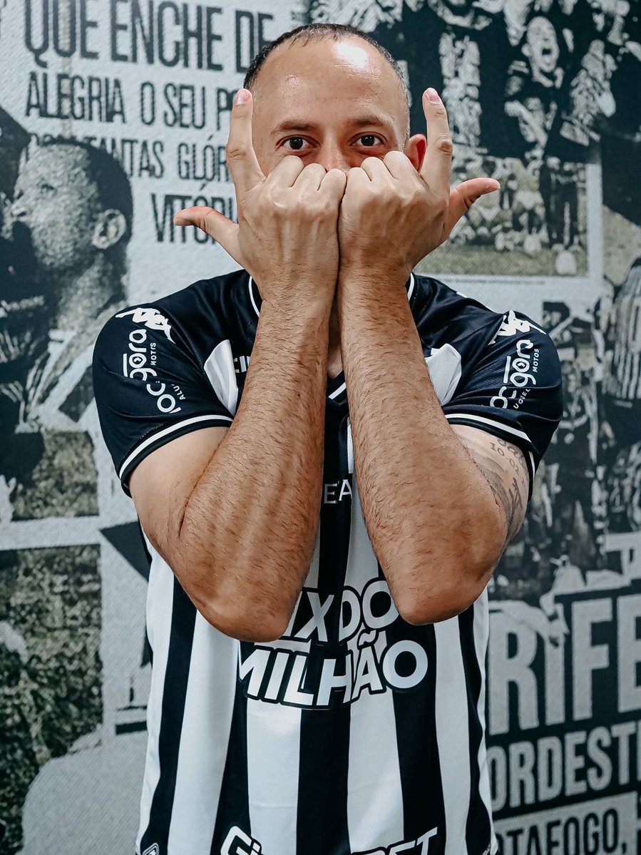 BotafogoPB's tweet photo. O novo reforço do Belo já vestiu o manto 👕⭐️🔥

Bem-vindo Diego Tavares 🔥🔥

#BotafogoPB #BeloSAF #MaiorDaParaíba https://t.co/QwXS0HZShQ