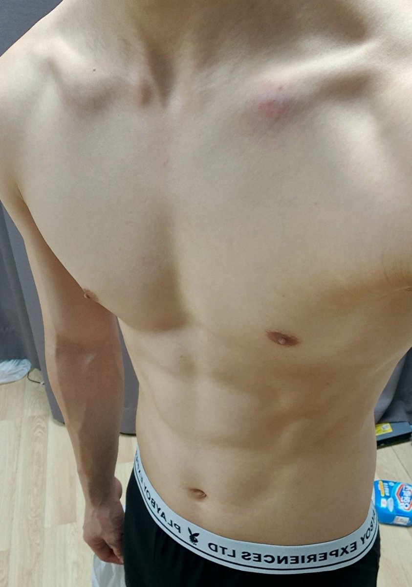 sxchmi's tweet photo. ㅅㅂ 원래커뮤터져서 영상 몇개날라감
복구하려면 프리미엄결제하래ㅗㅗ https://t.co/iNf84GlhPh