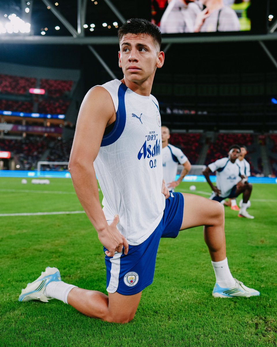ManCityES's tweet photo. Mañana volvemos a la cancha 💪 https://t.co/Z8RKgeYeeP