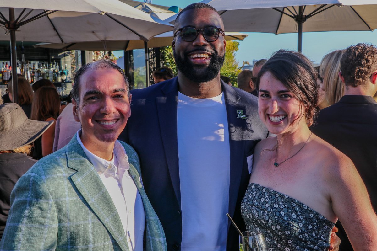 tulanealumni's tweet photo. Calling All Angels 

We followed the sun out west to catch up with our Tulane Alumni Association (TAA) Board and Tulane community members in the heart of Los Angeles. As the TAA Board prepares for the upcoming academic year, learn more about how our krewe works together to keep our community as strong as ever. 

📰: https://t.co/1wvQL6x8Nj