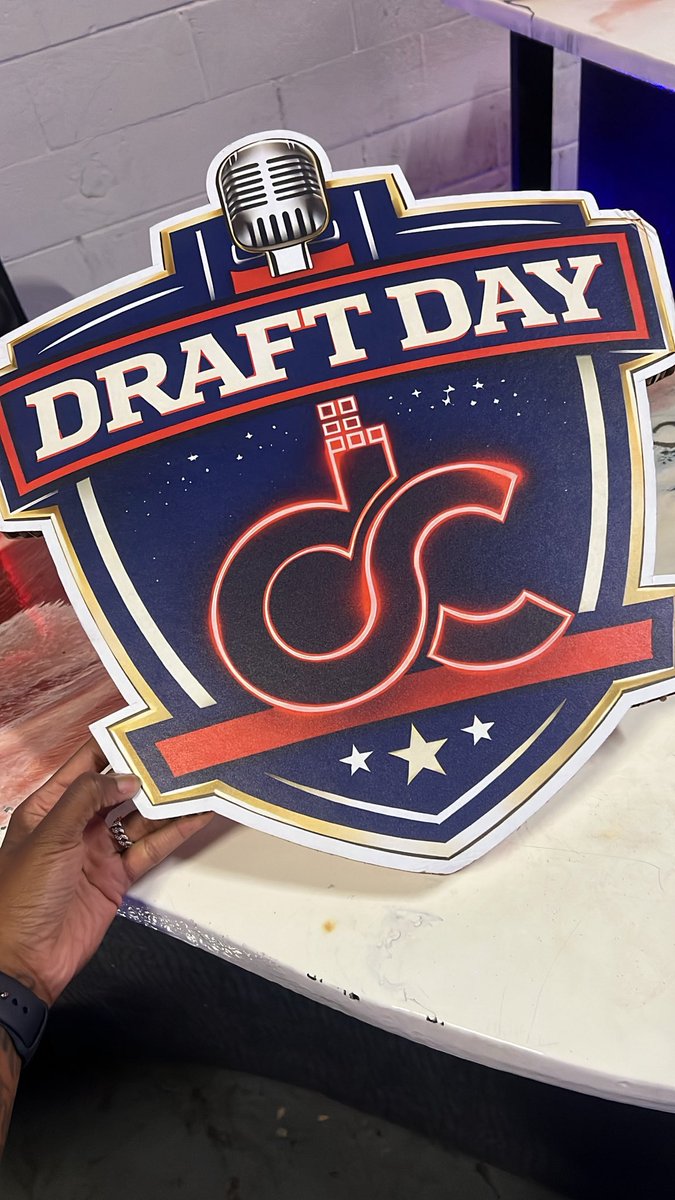 RELLEDOTCOM's tweet photo. Quiet on the set 🤫 New #DraftDay freestyles loading 

IG: daconnectapp 🌎

YouTube: https://t.co/SnfDyDTtld https://t.co/Un0hsjVhRE