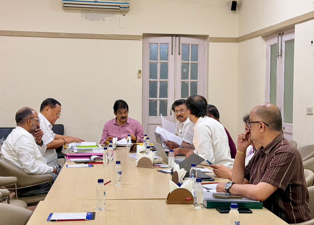 INCIndia's tweet photo. Congress General Secretary (Org.) Shri @kcvenugopalmp met AICC In-charges, PCC Presidents, senior leaders, and AICC Secretaries from Mizoram and Arunachal Pradesh to discuss organisational matters in the two states. https://t.co/Ts2kd4BpWR