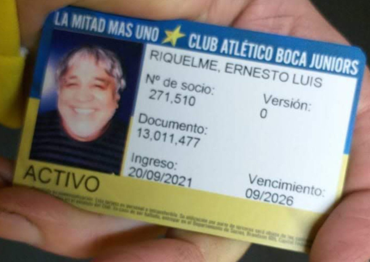 Marraxeneize's tweet photo. Mirá cómo viene a saltar la ficha. 

JRR se la pasa diciendo que el padre “lo hizo Bostero desde chico” y el padre se hizo socio recién en el 2021, justamente en medio de la gestión de su hijo.

¿Que casualidad, no?

MENTIROSOS.
USTEDES NO SON DE BOCA. https://t.co/hHHL9nnTgD