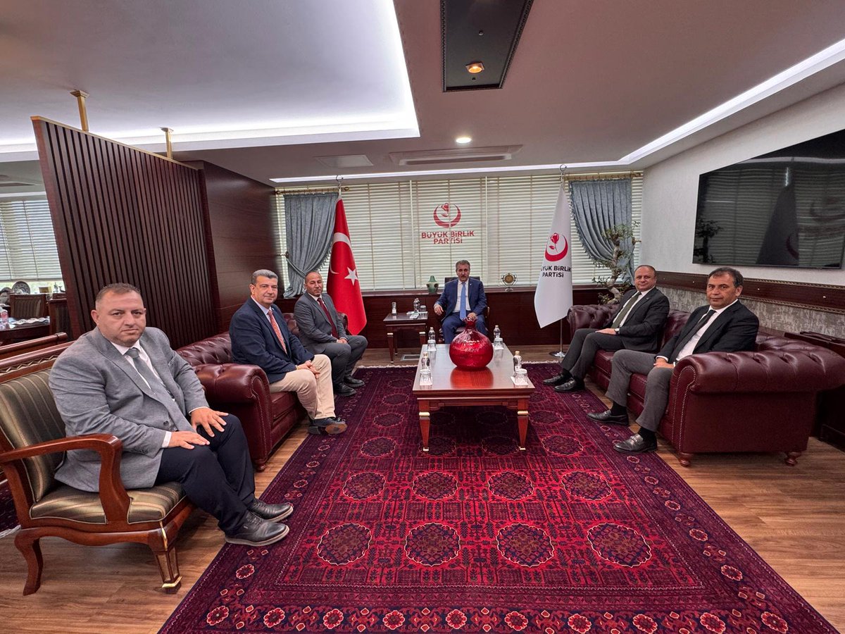 bbpgenelmerkez's tweet photo. Sayın Genel Başkanımız @Mustafa_Destici, Türkçe Konuşan Ülkeler Uluslararası Gazeteciler Derneği Genel Başkanı Sayın Aytekin Polatel, Başkan Yardımcısı Sayın Erhan Hoşgör ve Yönetim Kurulu Üyesi Sayın Haluk Yavuzhan'ı Genel Merkezimizde ağırladı.
Nazik ziyaretleri dolayısıyla Sayın Aytekin Polatel'e, Sayın Erhan Hoşgör'e ve Sayın Haluk Yavuzhan'a teşekkür ediyoruz.