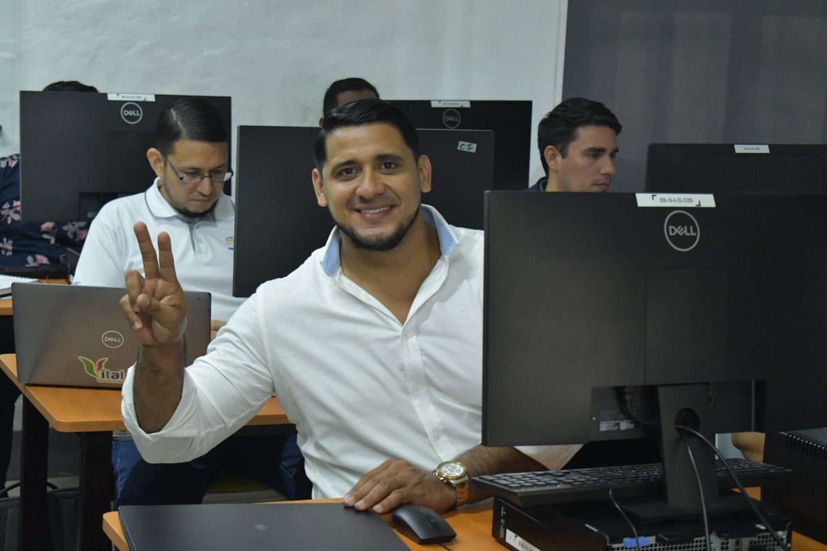 Hackathonica's tweet photo. 📌Durante el 𝐒𝐞𝐠𝐮𝐧𝐝𝐨 𝐄𝐧𝐜𝐮𝐞𝐧𝐭𝐫𝐨 𝐍𝐚𝐜𝐢𝐨𝐧𝐚𝐥 𝐝𝐞 𝐌𝐞𝐧𝐭𝐨𝐫𝐞𝐬, representantes de Educación Superior fortalecen sus capacidades para aplicar el mecanismo de evaluación que acompañará el desarrollo del Festival Tecnológico más grande del país. https://t.co/ngpGBNz9PB
