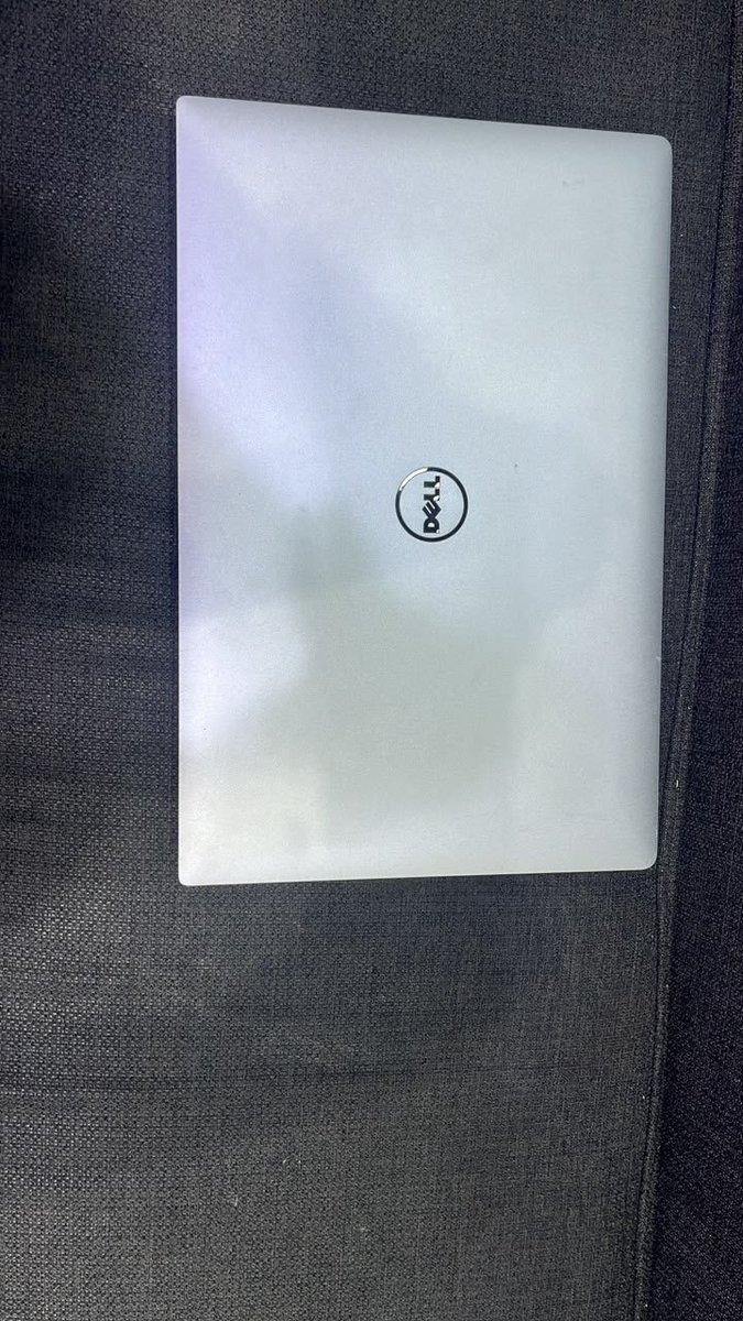 pabl0theEngine's tweet photo. my guy wants to sell his touchscreen Dell xps 15 9560, I7 7th Gen, 256gb.

550k(negotiable) https://t.co/fBK8Tzds6C