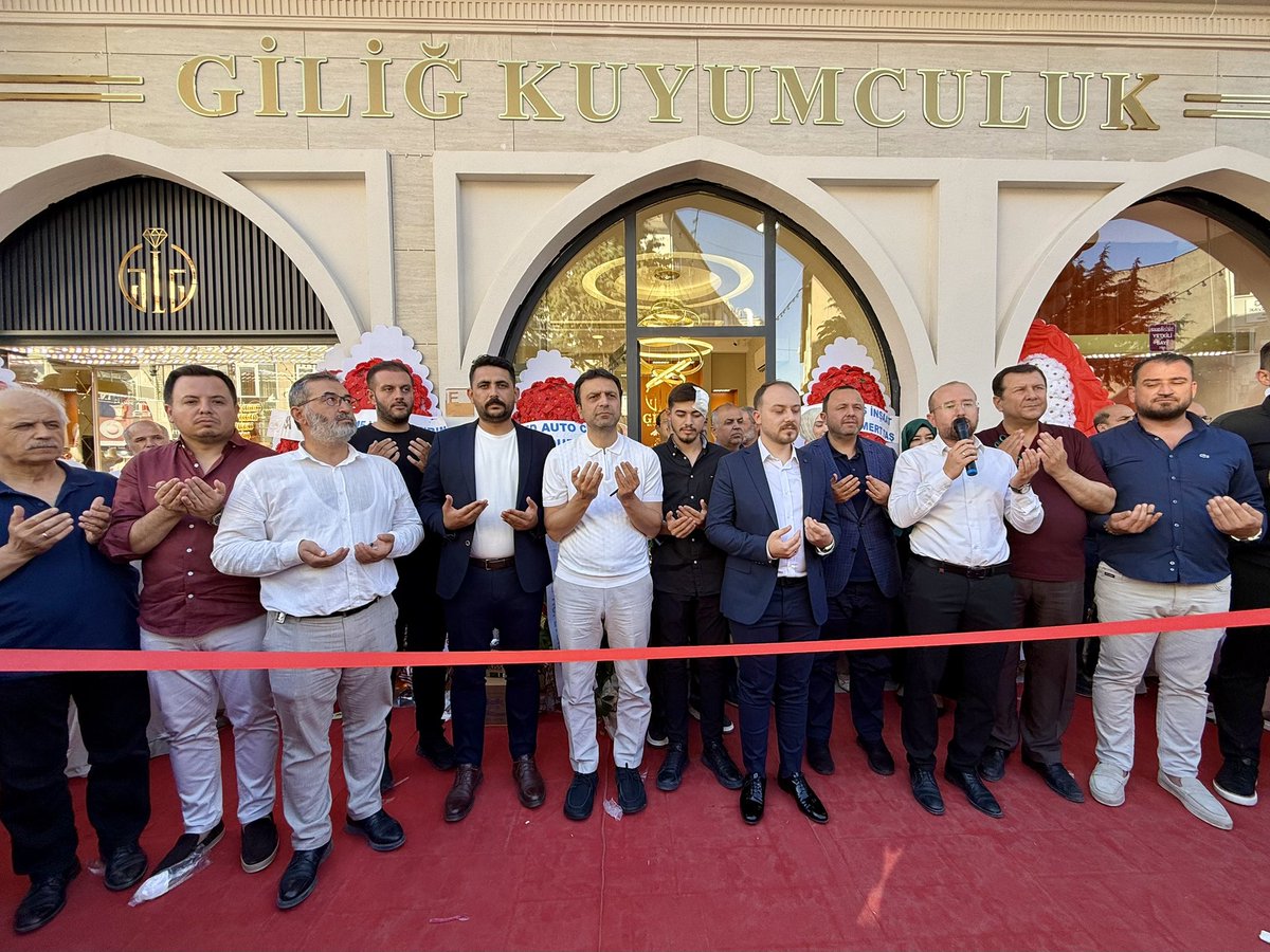 Ak_Korkuteli's tweet photo. Milletvekillerimiz Sayın Mustafa Köse ve Sayın İbrahim Ethem Taş, İlçe Başkanımız Sayın Osman Nuri Kök ve ilçe teşkilatımız ile birlikte Giliğ Kuyumculuk’un açılış programına katıldık. https://t.co/Qq42yvtN3M