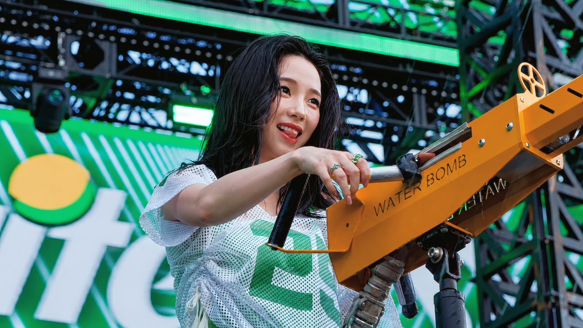 KchitoInteract's tweet photo. #KARINA GOOD STUFF Live at #WATERBOMBSEOUL2026 https://t.co/kGOJ7FBiYU