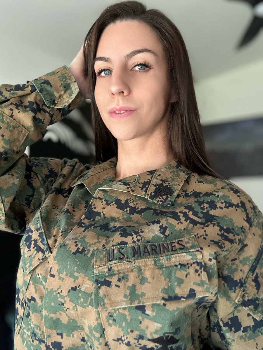 KieraUSMC's tweet photo. Be honest... are Marines your type? https://t.co/0h7IWsu07k