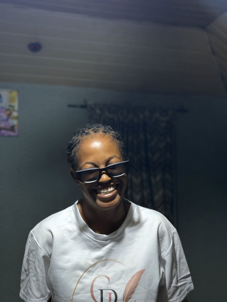 glowraywrite's tweet photo. Please someone should help me tag Colgate in the comments section 

Available for brand ambassador 
Though not started but coming up
Pls help me make my dream come to reality 🥰
It's nice collaborate with your brand in advance 🤭 https://t.co/wjBygPHfEH
