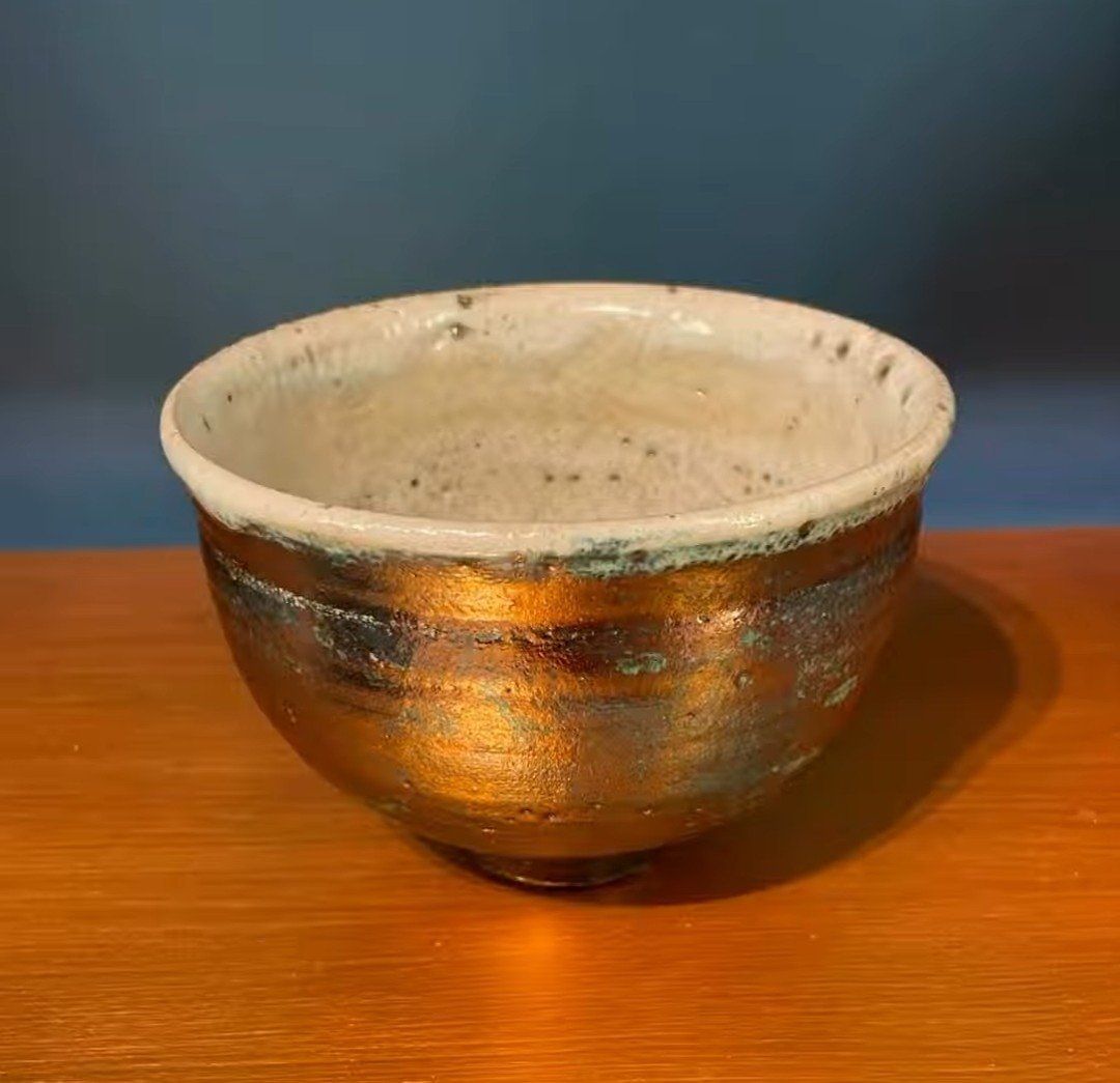 RakuShaunHall's tweet photo. Raku by me at #shipoffoolsgallery #Kirkwall #Orkney https://t.co/tahlxGKA2P