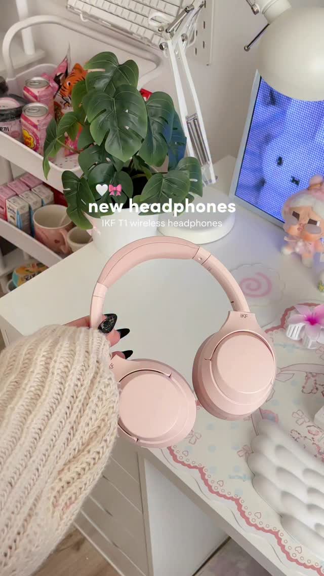 helloooaya8utu's tweet photo. 🧸 hi… it’s been a while 🍥💛

life’s been busy lately. we moved to a new place and ive just been focusing on my baby 💕 anddd i kinda miss my old setup 🥲 not gonna lie, i dont really like the gray walls but ill stick with it for now 🛋️

i’m back 🌸 how have you been?… https://t.co/6zniPQxzly