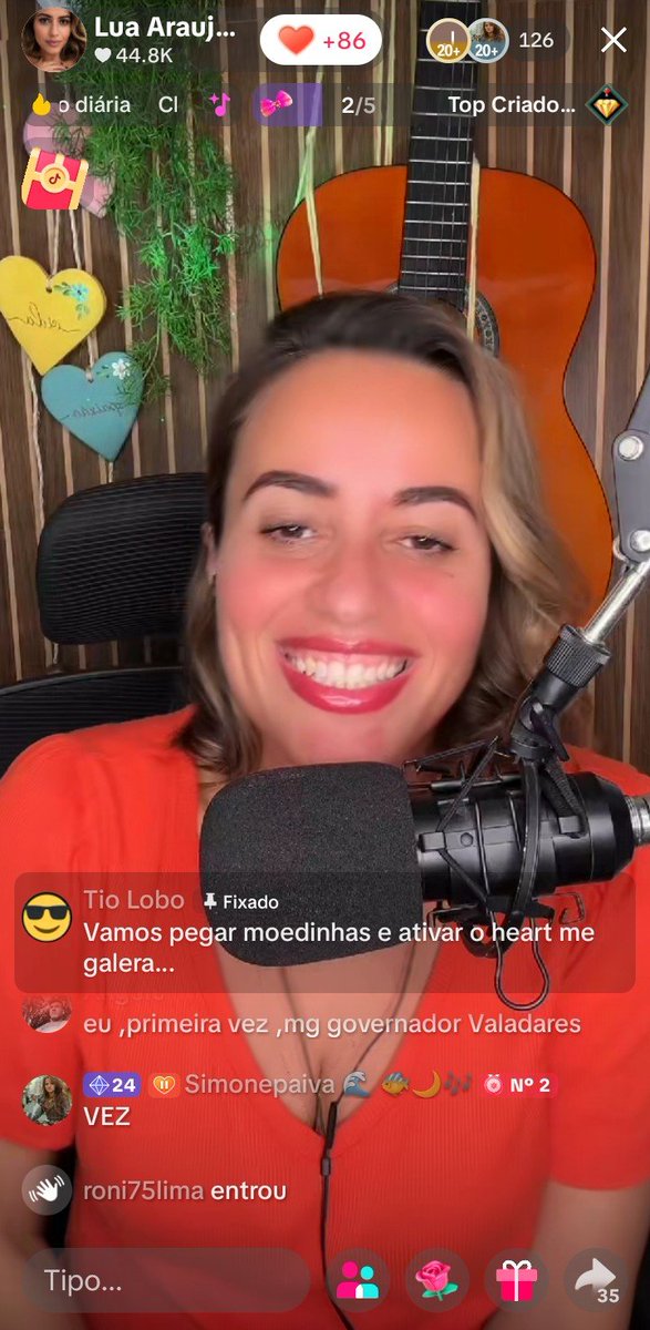 _TioLobo's tweet photo. Sexta feira a noite e meu programa tá sendo assistir a Live dessa cantora maravilhosa do tictoc...
Vamos lá apoiar o trabalho dela galera. https://t.co/br2nig0EO7
