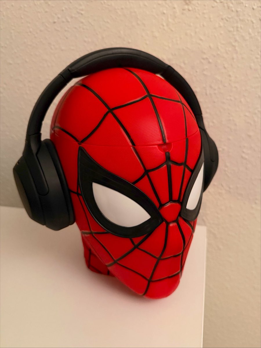 adoreteojuu's tweet photo. look at my spiderman headphones stand!! It’s kind the only reason I wanted it 🤭 https://t.co/AvBXzLzBJo