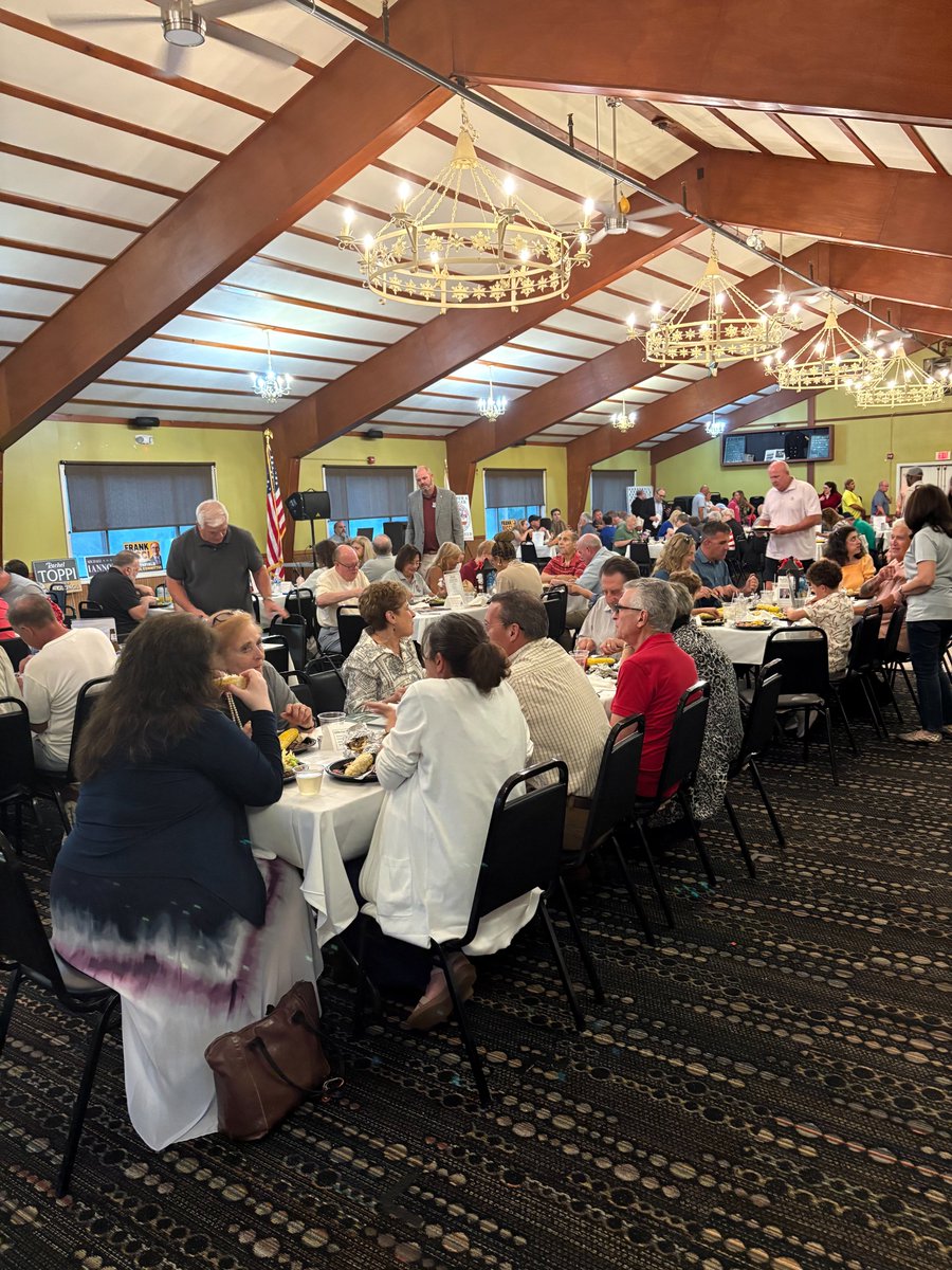 HoseyForRI's tweet photo. Hello Johnston, Lincoln, and Smithfield!  Last night I had the great pleasure of introducing myself to 150 attendees at the Smithfield Republican Town Committee Steak Dinner Event in Smithfield.  I met many hardworking and patriotic people who expressed real concerns about the current condition of Rhode Island and the continual bad decisions being made in the Rhode Island legislature.  Decisions that are making life harder on all of us Rhode Islanders.  We can fix this by voting for common sense changes in Rhode Island this November.

#LincolnRI #SmithfieldRi #JohnstonTownCommittees #SmithfieldRepublicanTownCommittee @MikeWChip Frank Ricci, @DavidPlace01 Rachel Toppi, Paul Santucci, Richard Fascia, Micholas Credle