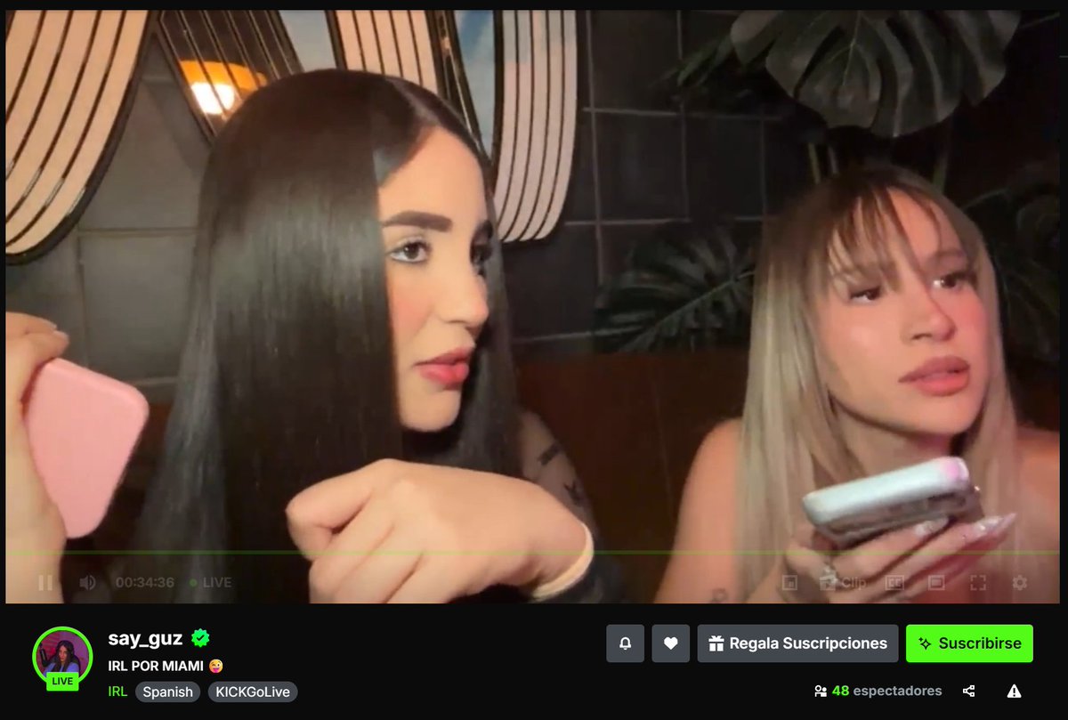 VecinodeSamulx's tweet photo. Ojo un stream con saray y jili puede romper no? (no tiene porque ser sexual) https://t.co/DbRbSJeksE