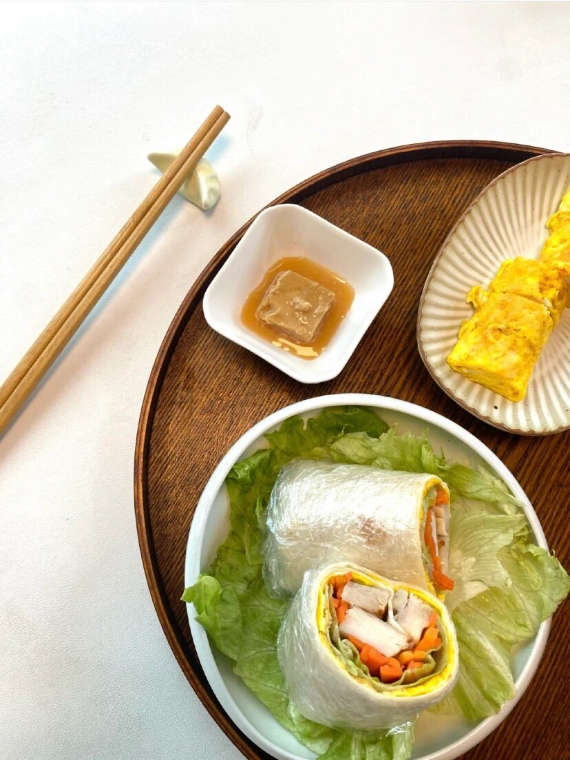 xyl7wz's tweet photo. 今日减脂餐打卡 鸡胸肉卷生菜+水煮蛋+小番茄，低卡高蛋，吃完饱腹感拉满也不涨负担～ https://t.co/CmzZFd43Qm