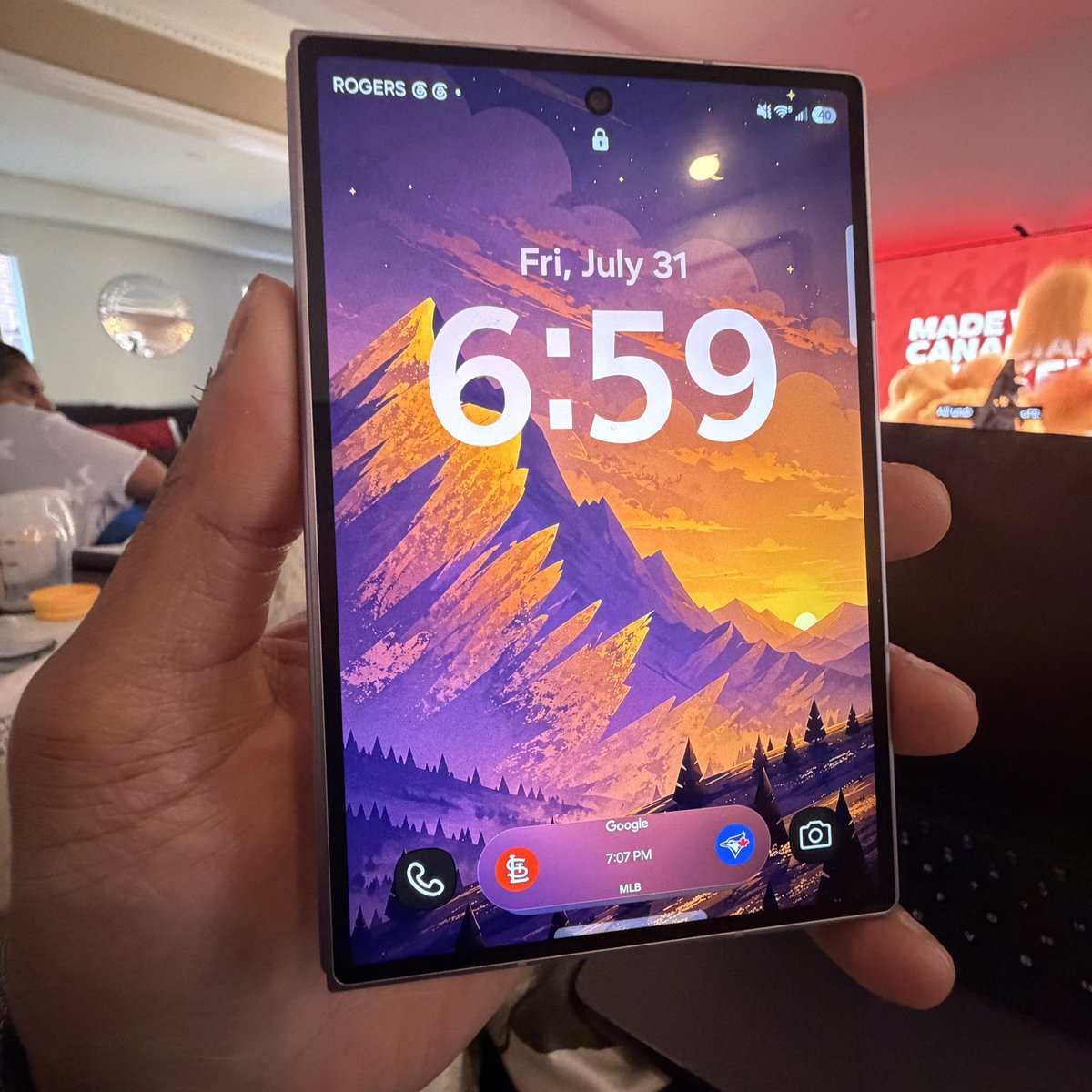 RjeyTech's tweet photo. Apple might genuinely be in trouble..

Samsung is on top atm. https://t.co/oAdcnLEZz1