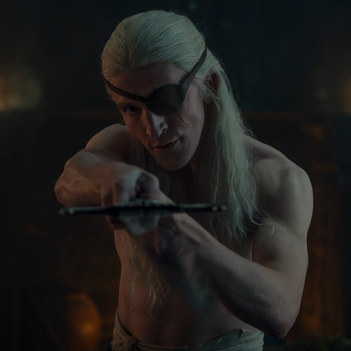 aemondsbbygirl's tweet photo. HIS FCKING ARMS I CANT DO THIS TODAY https://t.co/RHkUMhZl6c