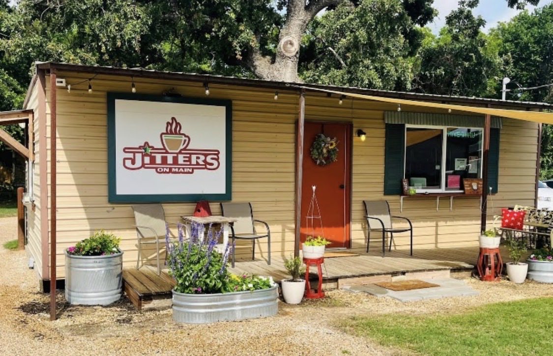 Trifecta_Winner's tweet photo. Thank you to Jitters on Main in Franklin, Texas for feeding the College Coaches here today at Franklin Ranch. The loaded brisket baked potato was 🔥

#supportlocal
#fivetooltexas https://t.co/rPP0y3acje