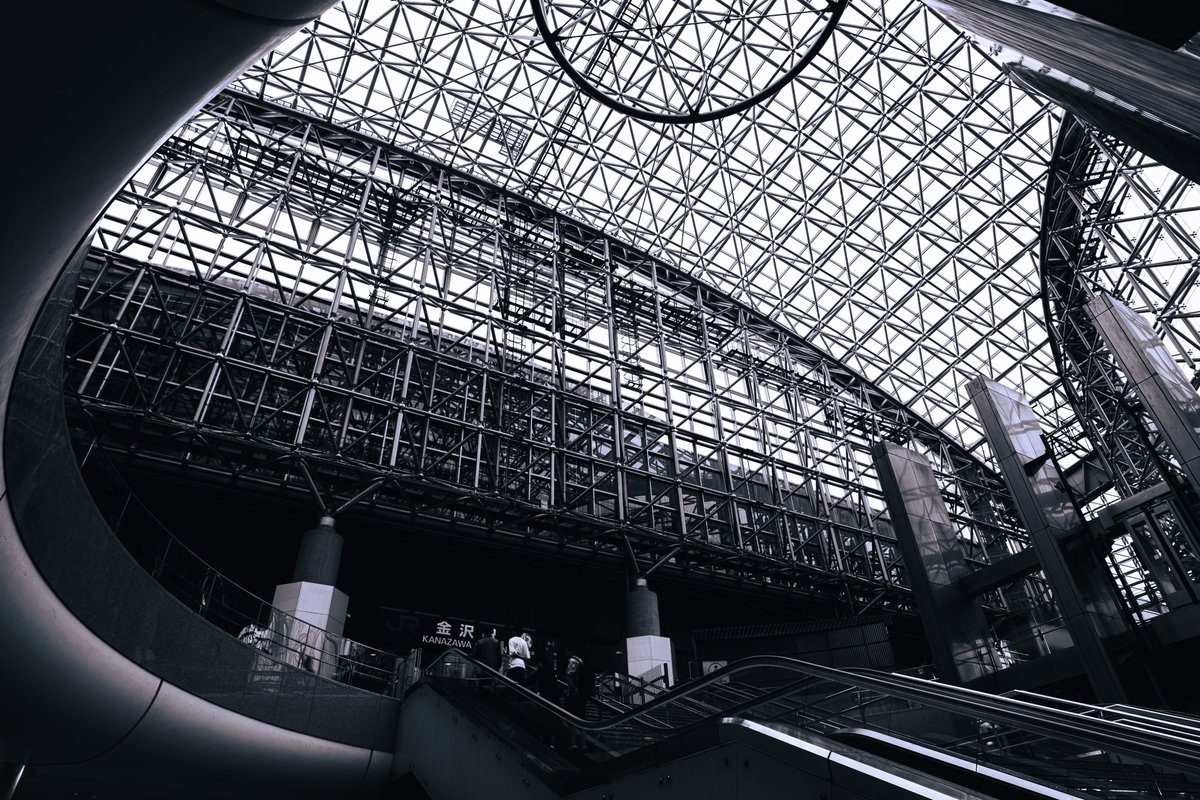 pb_hone35's tweet photo. 金沢駅 https://t.co/jXwCotLxIj