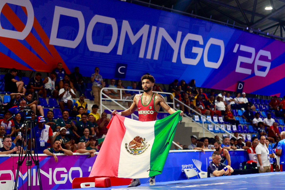 PanamSports's tweet photo. 🥇 ¡Oro para México en la lucha libre! 🇲🇽

Román Bravo conquistó la medalla de oro en los 57 kg estilo libre masculino tras imponerse por superioridad técnica (11-0) al puertorriqueño Darian Cruz en la final. 💪

Una actuación dominante de principio a fin para subir a lo más alto del podio en Santo Domingo 2026.

#PanamSports #SantoDomingo2026 #Wrestling