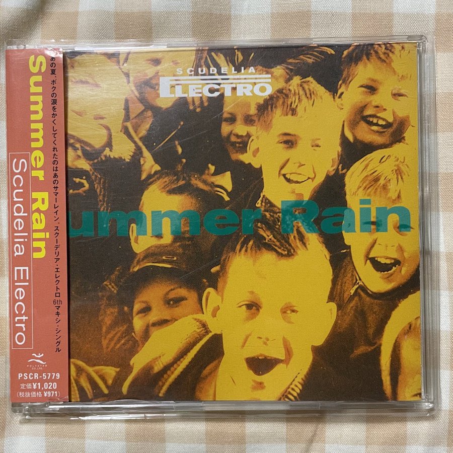 kanemanaki's tweet photo. #NowPlaying "Summer Rain" from "Summer Rain" (Scudelia Electro)
1999年8月1日発売
今日で27年目
8月突入ですね!やはりこの曲も🎧
真夏の雨がほら
ゆっくりと通り過ぎるデイドリーム
とめどない想いが
溢れ出る八月の時雨れ
#石田ショーキチ
#ScudeliaElectro
#町ガ https://t.co/FnedyOR4CU