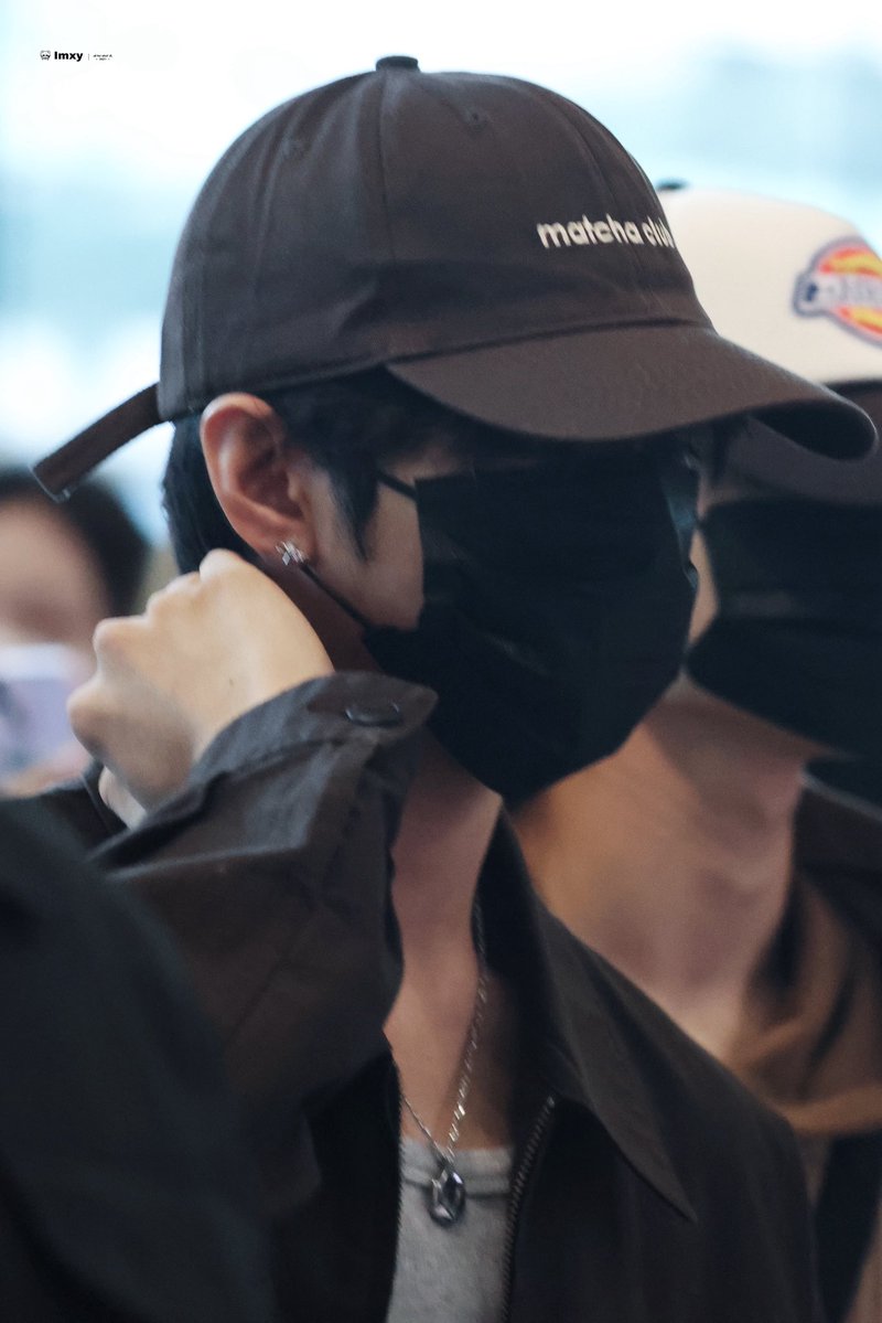 xiaoyangxing7's tweet photo. 260801 🛫

💤

#AHOF #아홉
#JL #제이엘 https://t.co/bGmrJfLEpT