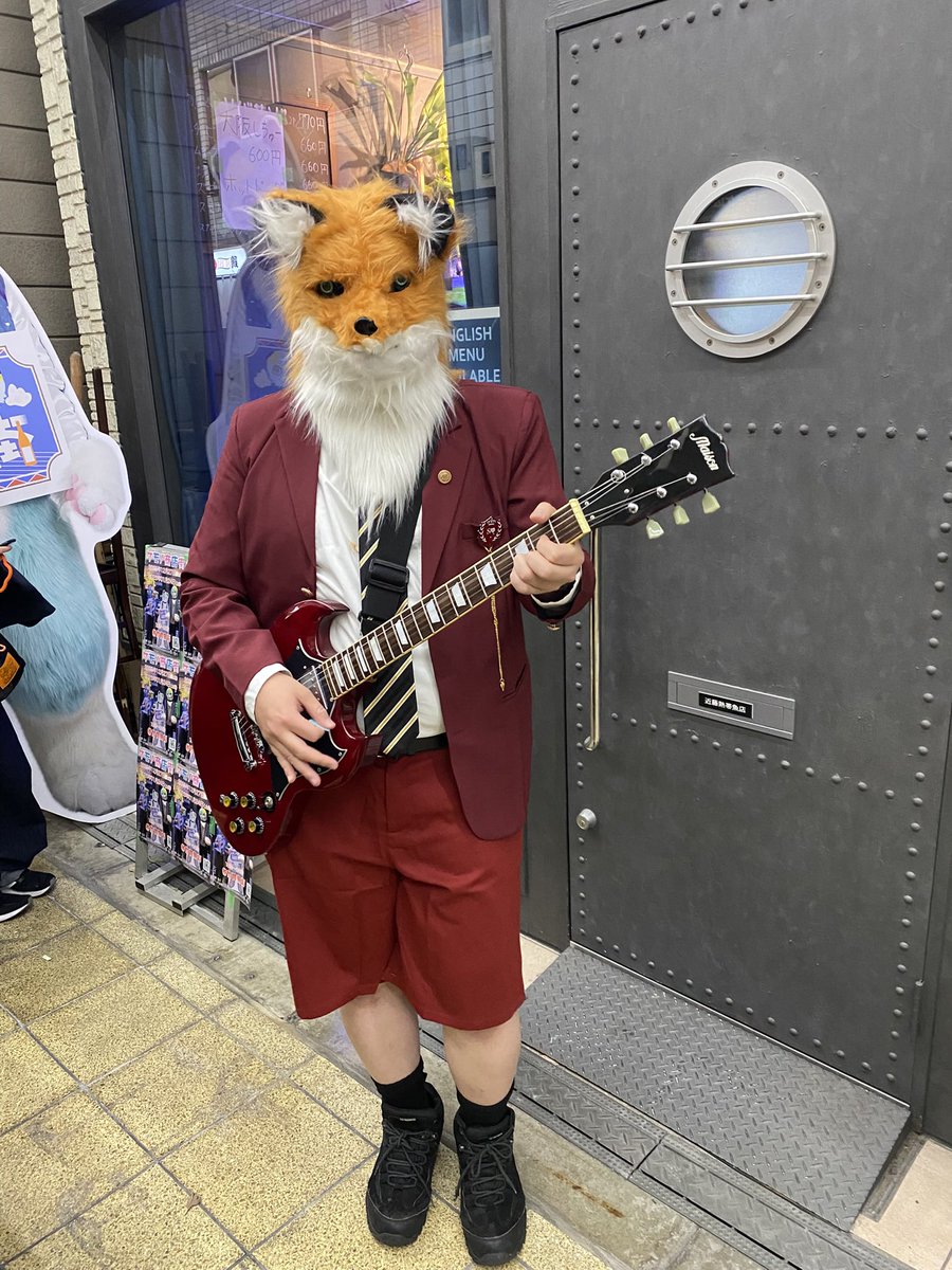 syasyouyamamoto's tweet photo. おはようございます🌞
くそうるさいギタリスト、OFFF2026に行くの巻 https://t.co/sn5wp8IVE6