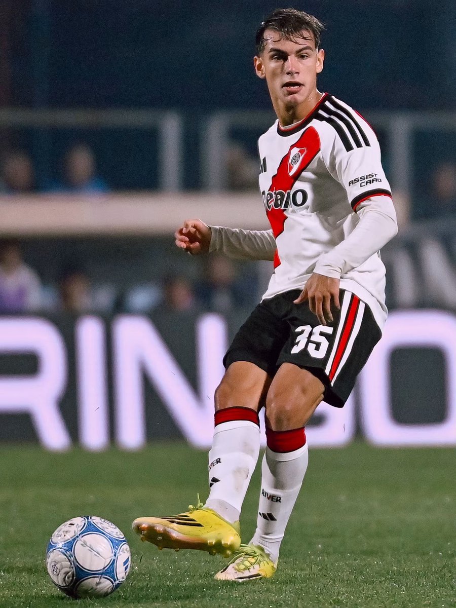Estadisti_River's tweet photo. Joaquín #Freitas
3️⃣0️⃣ partidos en su carrera sumando selecciones
2️⃣4️⃣ en River Plate
0️⃣5️⃣ en Acassuso
0️⃣1️⃣ en Selección Mayor 🇦🇷
1️⃣ ⚽️
0️⃣ 🏆 https://t.co/Hk133FA6fw