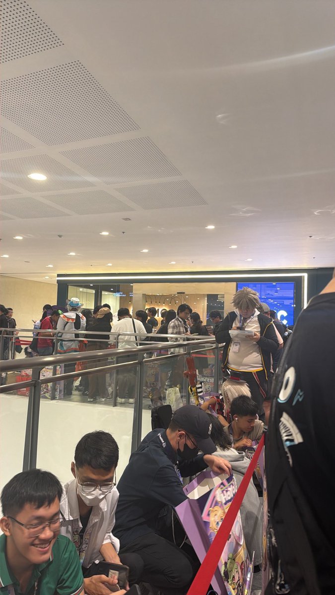eun_gyeomm's tweet photo. Waiting in line for hoyofest 2026 

#GenshinImpact #HonkaiStarRail #HoYoFESTHSR #HoYoFESTZZZ #zzzero #HoYoFEST2026 https://t.co/N77wXL0x89