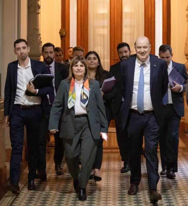 Elpesimista2024's tweet photo. Tren de hijos de puta https://t.co/fqglm3N58e