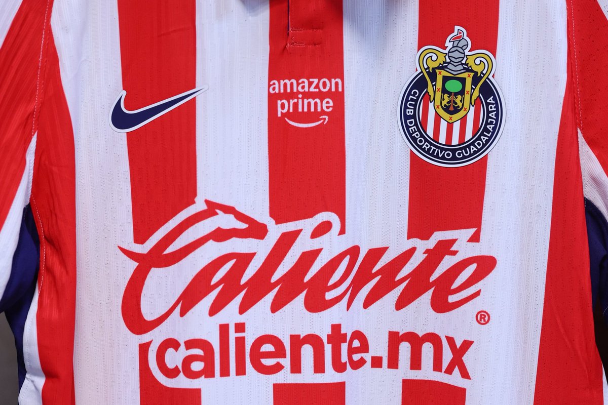 Chivas's tweet photo. Qué colores 😍 https://t.co/pakmIcvCFn
