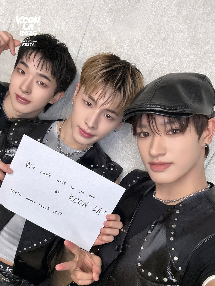 KCON_official's tweet photo. [#KCONLA2026] #NEXZ CHECK-IN REWARD for KCONer! 🎁

Handwritten message for NEX2Y✍️

NEX2Y에게 전하는 손글씨 메시지 ✍️

-
𝐆𝐄𝐓 𝐘𝐎𝐔𝐑 𝐓𝐈𝐂𝐊𝐄𝐓 𝐍𝐎𝐖!
🎟️ https://t.co/y30IcFcIdV

🔗Ticket Info
https://t.co/mkQUpXhlv7

-
KCON LA 2026
AUG 14-16
https://t.co/qiQnsCSL5X Arena, LA Convention Center

Let’s #KCON