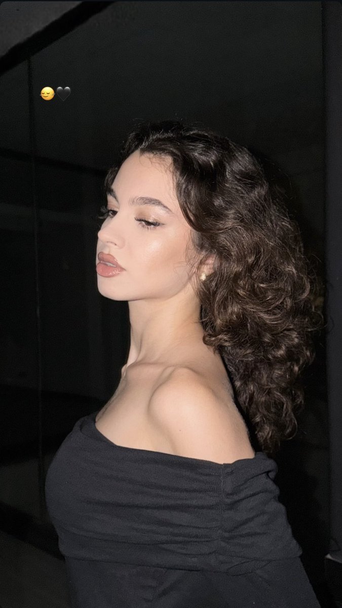 suburcuetkinlik's tweet photo. Su Burcu Yazgı Coşkun instagram story güncellemesi💋

#SuBurcuYazgıCoşkun https://t.co/5bBHjKcXtj