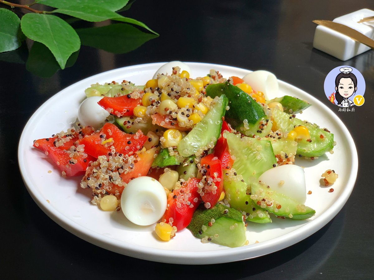 carlinmarcus1's tweet photo. [Try this 5-min no-cook fat-loss meal: boiled quinoa, cherry tomatoes, arugula + a drizzle of olive oil. Light, filling, and packed with plant protein—perfect for busy weekdays!]， https://t.co/Kk1KlClEmk