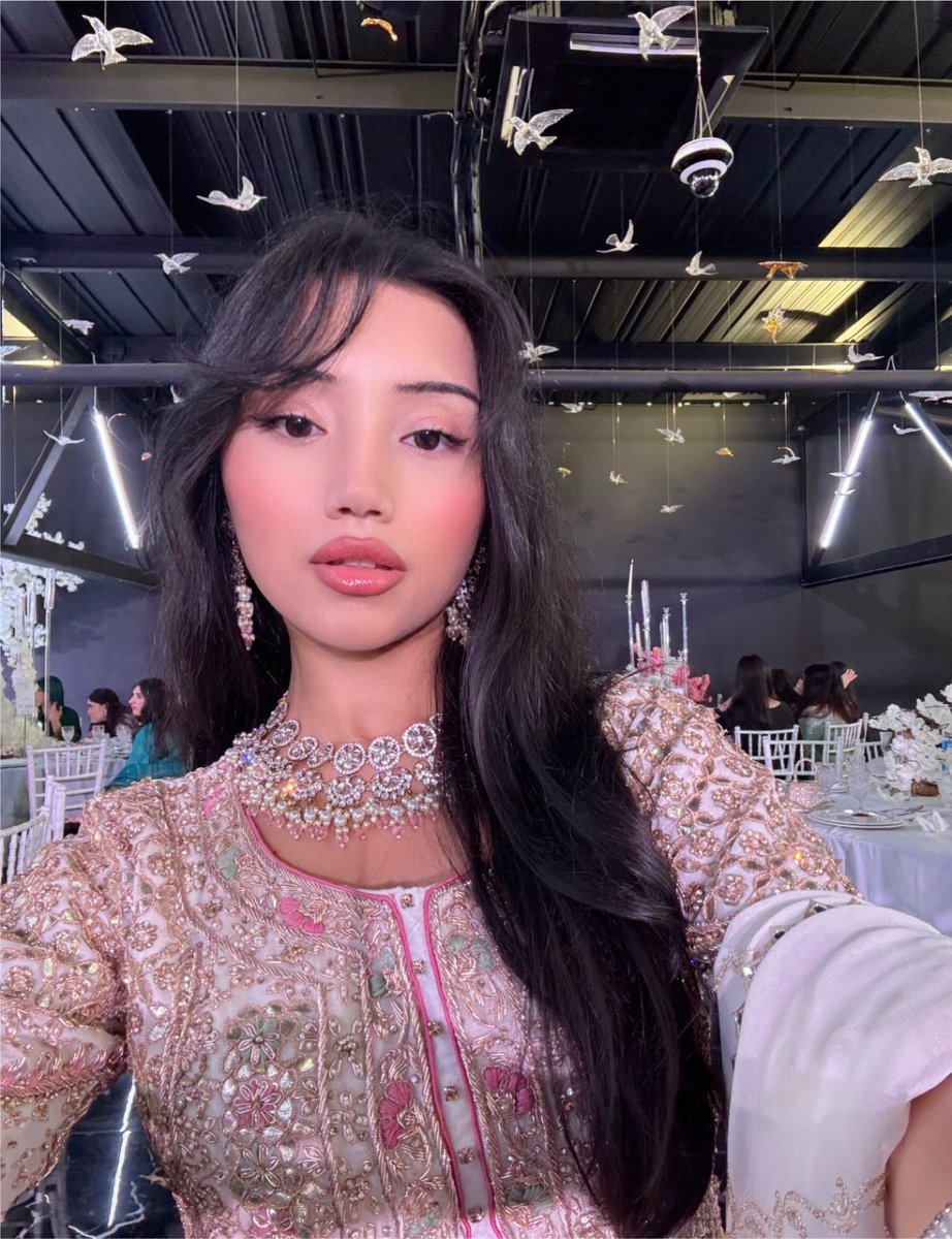 bloodsyre's tweet photo. i love asian wedding season because i get to feel like a princess for a day https://t.co/cpnJR83tgS
