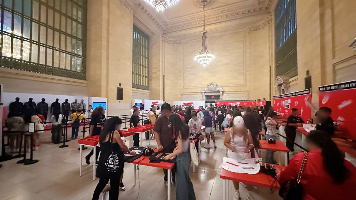 _cottoncandy_JK's tweet photo. ARMY MADANG @ Grand  Central Terminal Vanderbilt Hall

#방탄소년단 #BTS #BTS_THECITY_ARIRANG #BTS_THECITY_ARIRANG_NEWYORK https://t.co/AB9ktYleJj