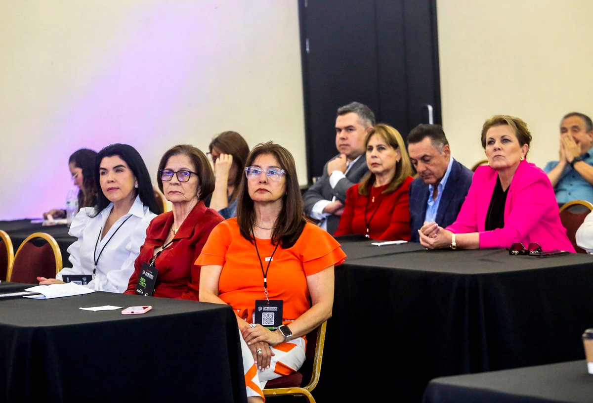 RepensarCR's tweet photo. Ayer participamos en el XVIII Congreso Internacional de Comunicación Política.

Agradecemos muchísimo a las personas organizadoras por el aforo brindado.

#RepensarCR #ComunicaciónPolítica #Futuro #Diálogo #Thinktank https://t.co/5CvQIqwV4w