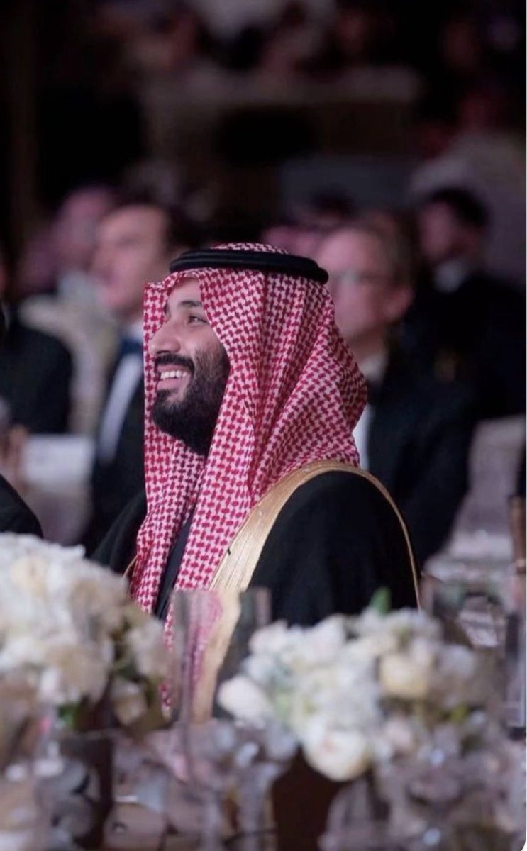 _mfa8's tweet photo. تحشم جناب العود وتوقّر صغير

من نبتدي في سيرتك ما انتهينا

قلبك وطن انا ومثلي جماهير

لنا وطن لكن معاك انتمينا 

🇸🇦.. https://t.co/hoqLmeHFeo
