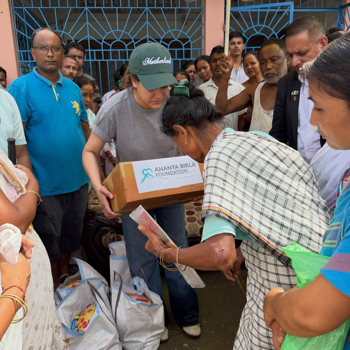AkandBablur's tweet photo. Come every companies founder like #birlafoundation  and show humanity, it's your responsibility because your business also run in Assam. #AssamFloods 🙏@ananyabirla https://t.co/WPC6nQoUW2