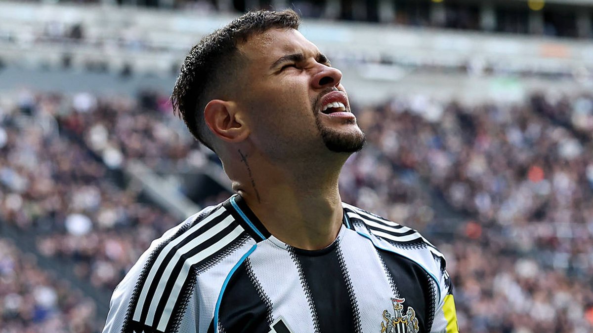 WePlayFPL's tweet photo. Matthias Jaissle is set to speak with Newcastle captain Bruno Guimaraes at training camp next week, with the club captain not travelling to Spain and arriving Sunday. Arsenal are monitoring, and Howe is gone as Newcastle pay £9.5m to release Jaissle. #NUFC 🔵⚪️ https://t.co/9t5QUbcBCL