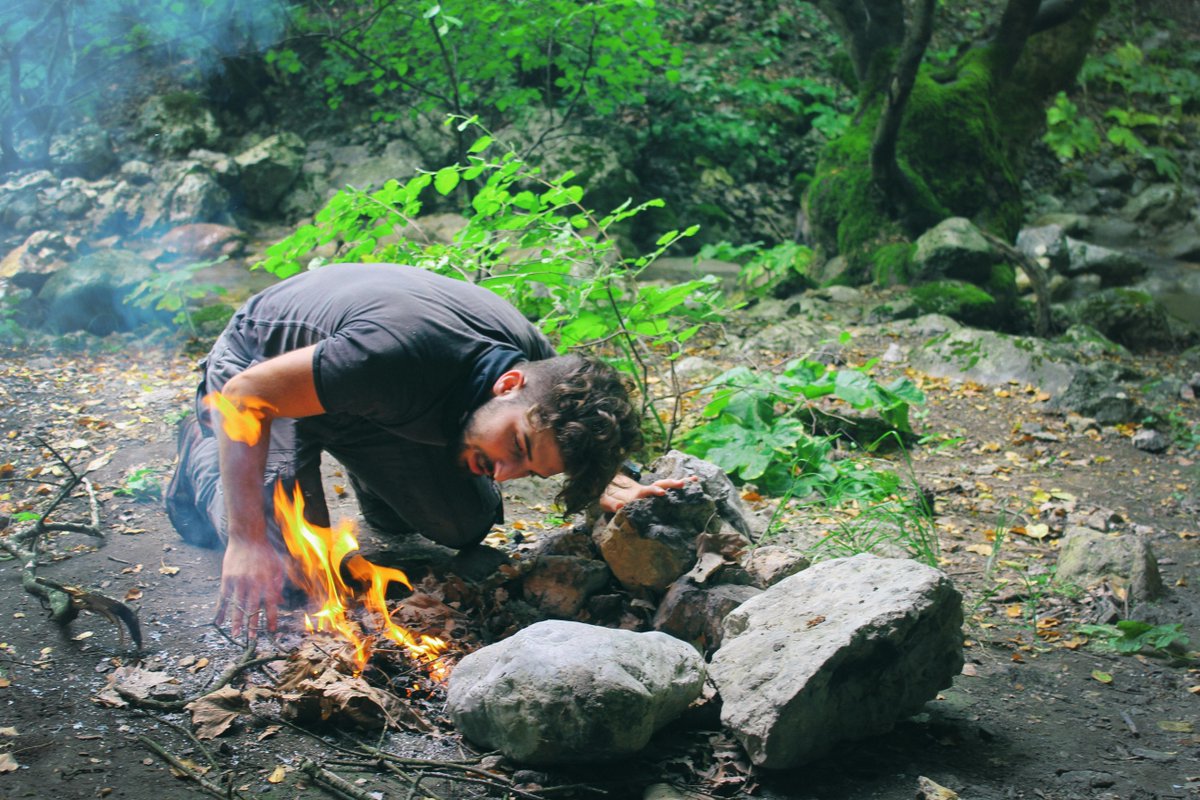 Limitlssadvntrs's tweet photo. Survival tools are most valuable when they’re simple and dependable. Compact flashlights, fire starters, and emergency kits belong in every outdoor setup. What’s always in your pack? 🔥
https://t.co/FabCSSRIE8 #AdventurePrepared https://t.co/cmnT5BcXyL