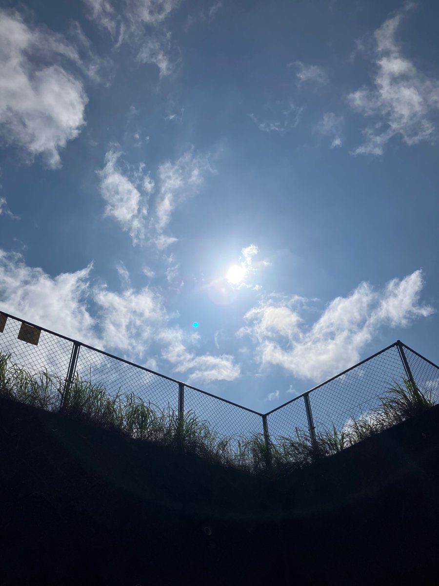 CraneAnge's tweet photo. おはようございます。

今日も

どきどき土曜日になりますように～ 

 頑張りましょう୨୧⑅*. (*-ω人)

✽.｡.:*・ﾟ ✽.｡.:*・ﾟ✽.｡.:*・ﾟ🍀🤍

#おはようございます　#イマソラ

#いまそら
#空がある風景
#空ネット
#空が好きな人と繋がりたい
#今日も素敵な笑顔でよろしくお願いいたします https://t.co/ROtwGc1yKc