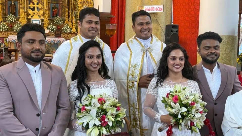 Sachinettiyil's tweet photo. A rare Catholic wedding in the Indian state of Kerala: twin sisters married twin brothers, with twin priests blessing the marriage and twin altar servers assisting at the altar https://t.co/GLpw0F7chj