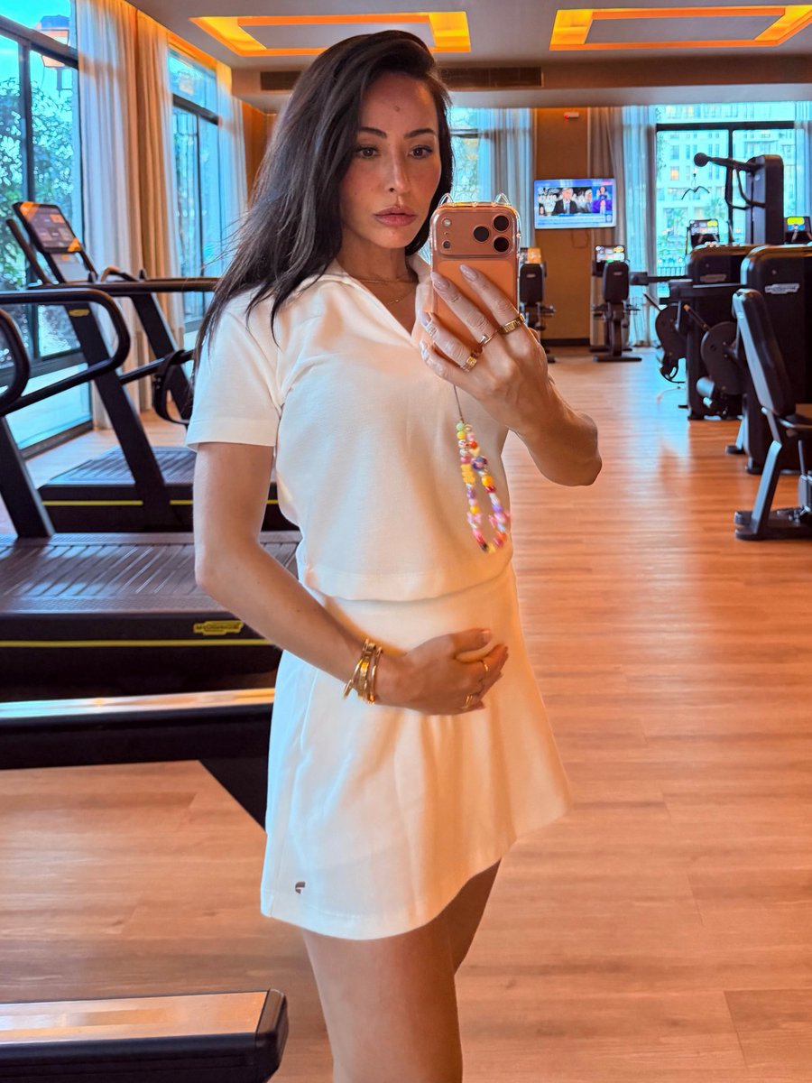 SabrinaSato's tweet photo. Mais alguém não resiste a uma selfie no espelho? Hahaha https://t.co/L3Ojr6GtIb