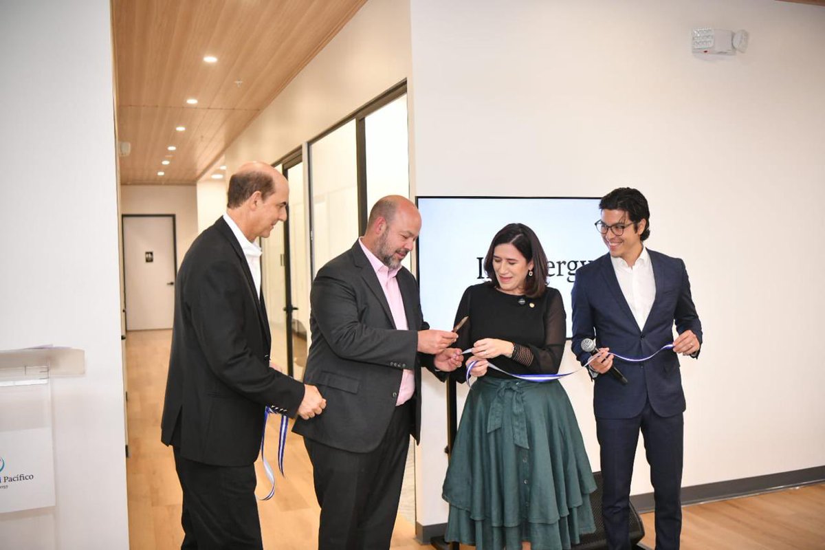 MariaLuisaHayem's tweet photo. Felicidades a @InvenergyLLC y Energía del Pacífico por la apertura de sus nuevas oficinas en El Salvador, muestra de su compromiso con el país a largo plazo. 

Invenergy, es una empresa que con la generación de energía en base a gas natural cubre más del 30% de la demanda nacional.

Reconocemos su aporte para el crecimiento económico de nuestro país y a la diversificación de nuestras fuentes de energía, que hoy en día contribuyen al dinamismo económico. 🇸🇻✨